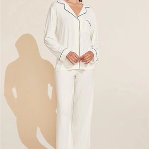 Women’s Eberjey Soft Modal Pajamas Long Sleeve and Long Pants Size Large